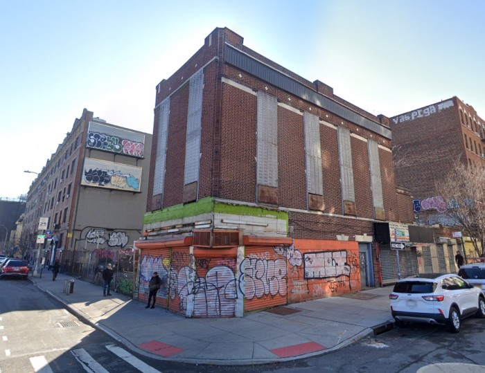 Maddd Equities signs ground lease for 200 East Tremont Avenue (Credit - Google)