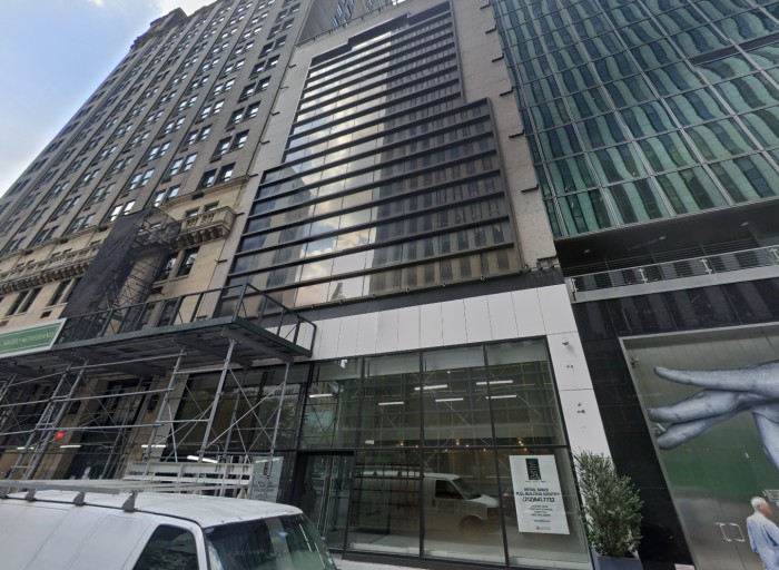Judge orders foreclosure sale of 5 East 59th Street Feb 2023 (Credit - Google)