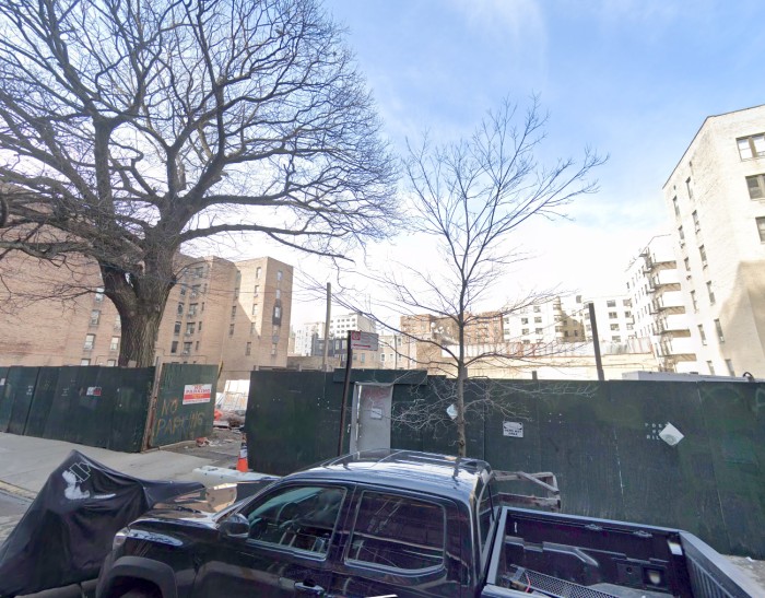 Peter Fine gets construction loan at 263 East 203rd Street (Credit - Google)