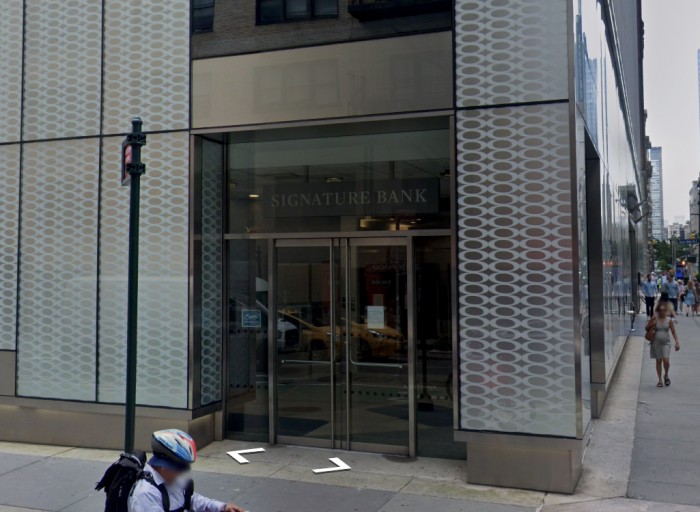 Signature Bank branch at 261 Madison Avenue (Credit - Google)